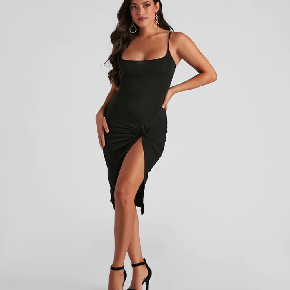 NWT A Stylish Twist Midi Dress - size M